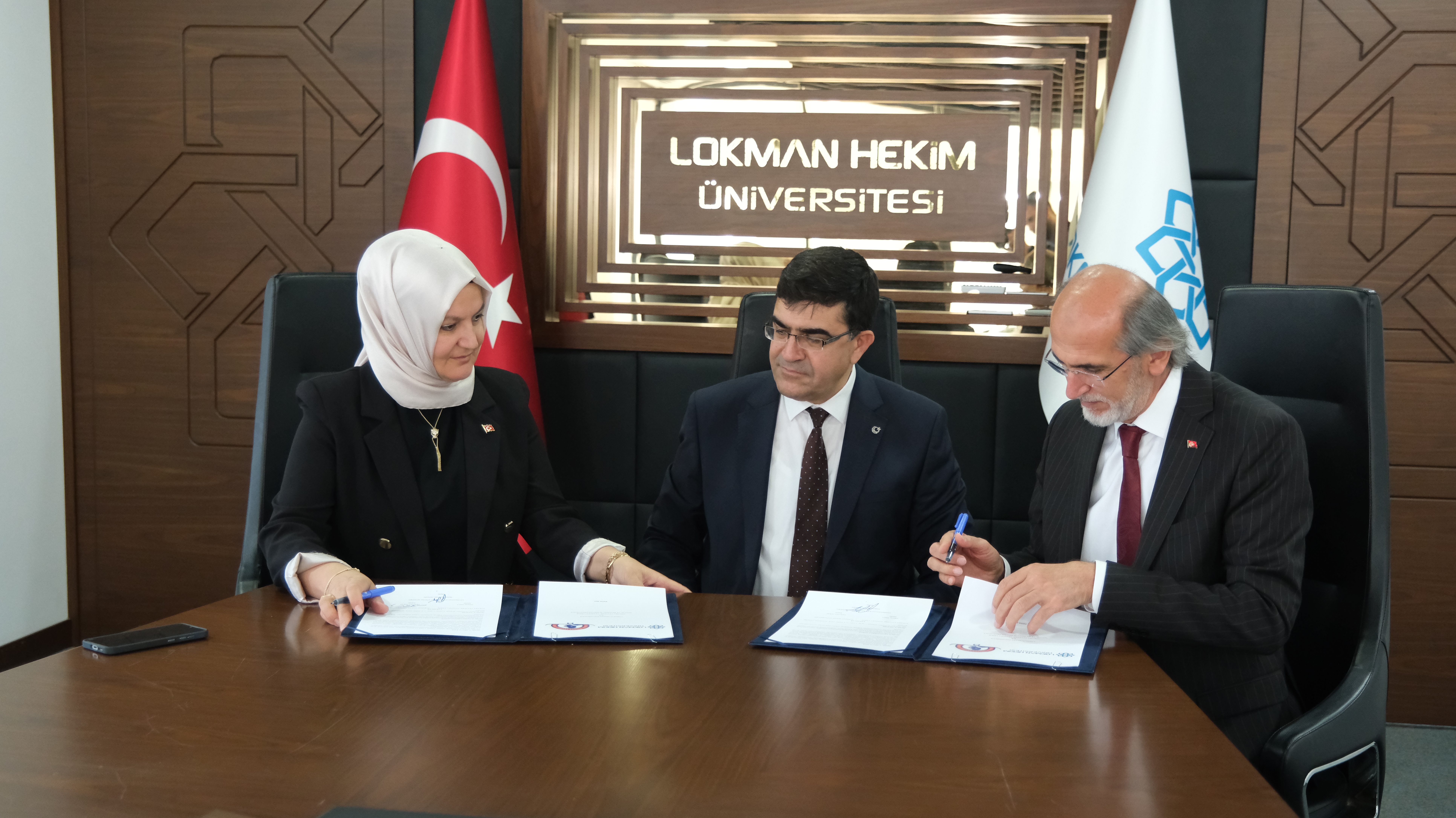 Lokman Hekim Üniversitesi ile Ankara Atatürk Anadolu Lisesi Arasında Eğitimde İş Birliği Protokolü İmzalandı