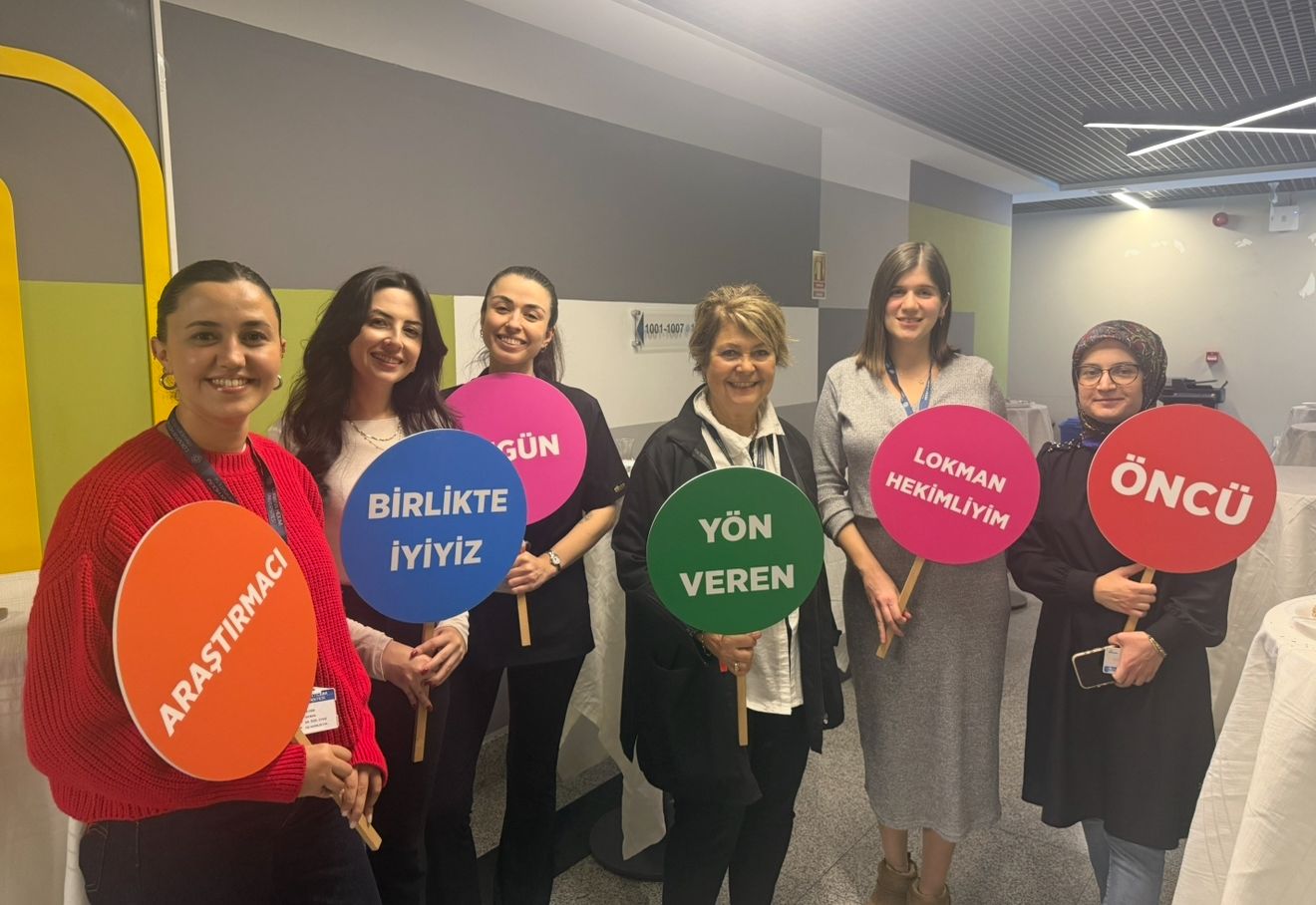 Diş Hekimliği Fakültesi ve Sağlık Hizmetleri MYO Akademisyenleri “Çay Saati”nde Bir Araya Geldi