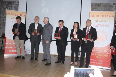 Dr. Mehmet ALTUĞ Bağımlılıkla Mücadele Buluştayı'nda Ödüle Layık Görüldü