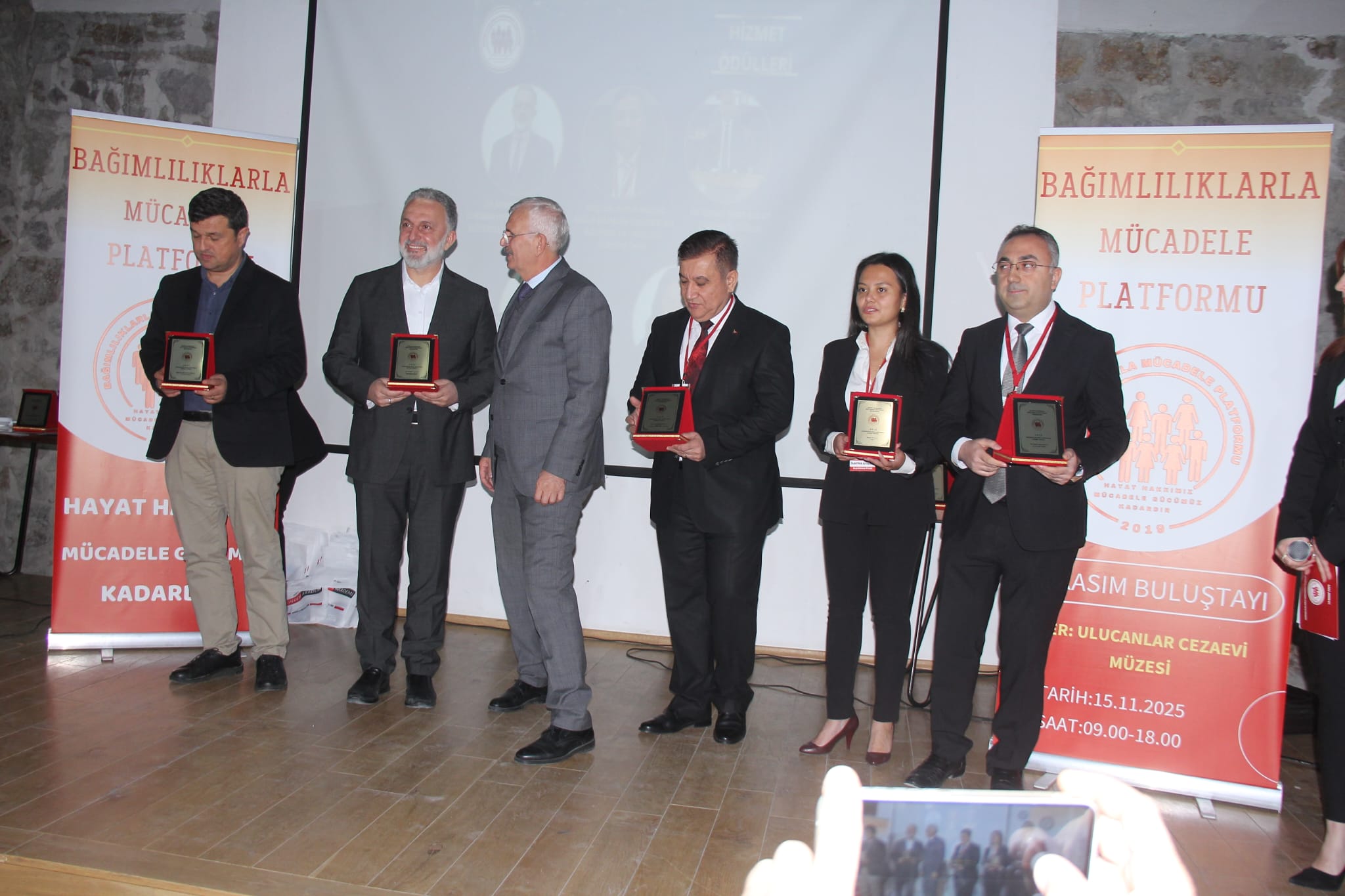 Dr. Mehmet ALTUĞ Bağımlılıkla Mücadele Buluştayı'nda Ödüle Layık Görüldü