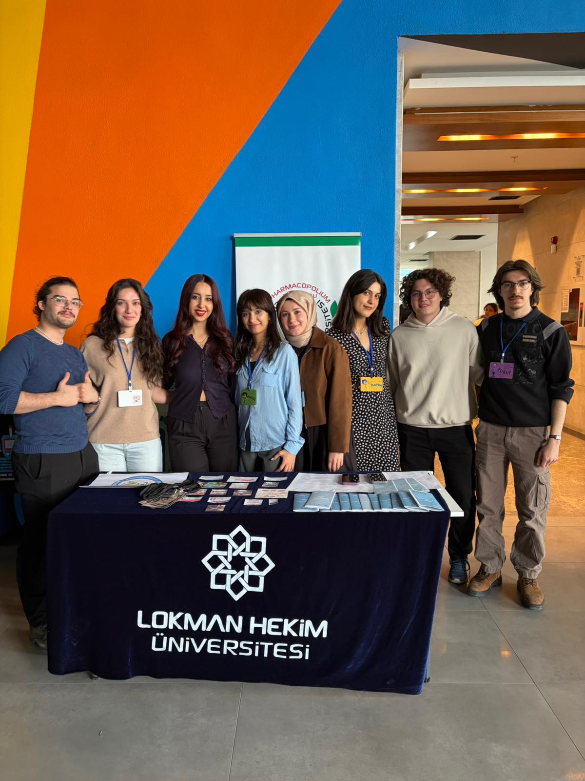 İlaç–Besin Etkileşimleri Bilgilendirme Standı Üniversitemizde Yoğun İlgi Gördü