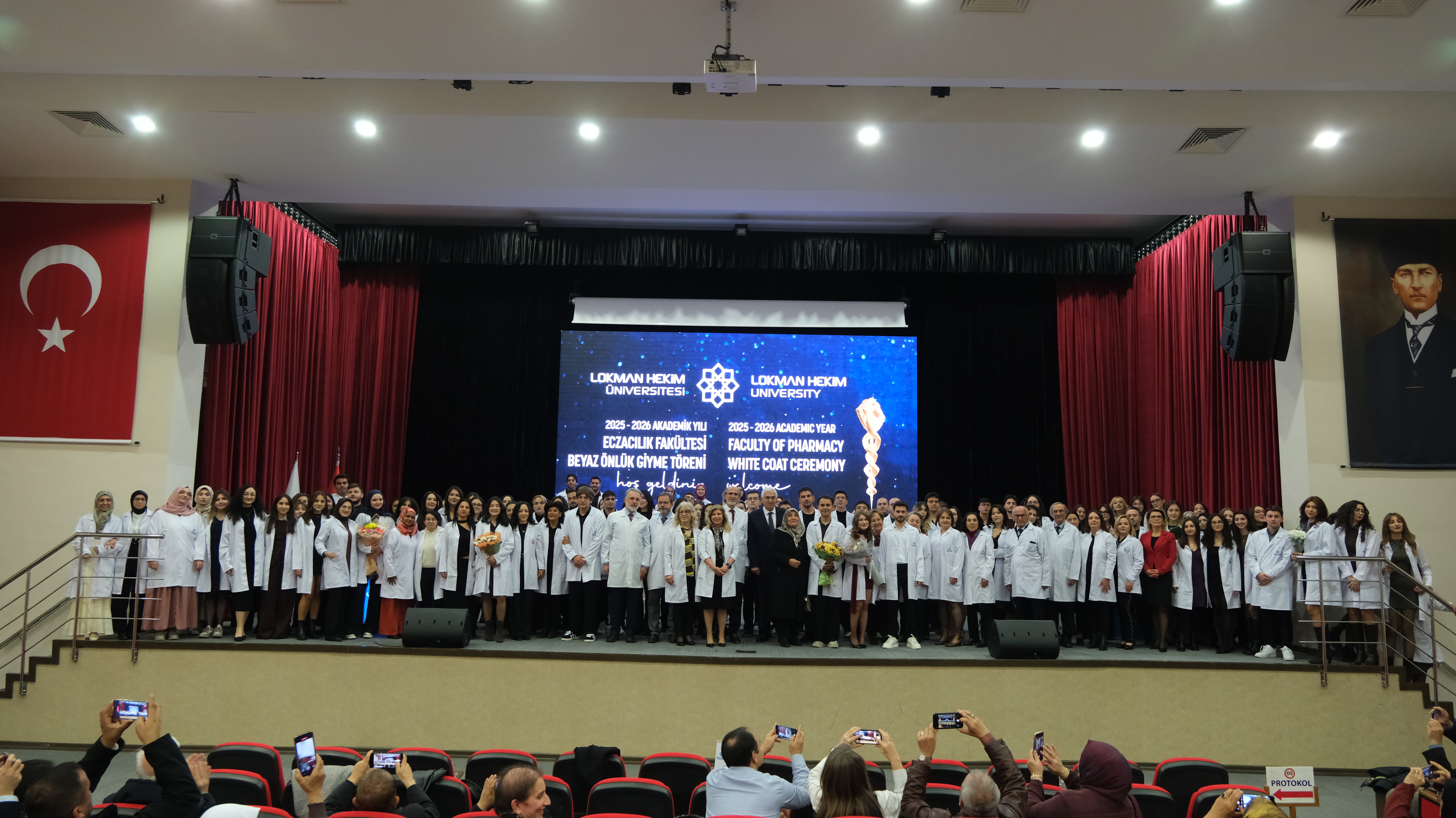 Eczacılık Fakültesi Beyaz Önlük Töreni: Gelecek Kuşak Eczacılar Mesleğe İlk Adımı Attı