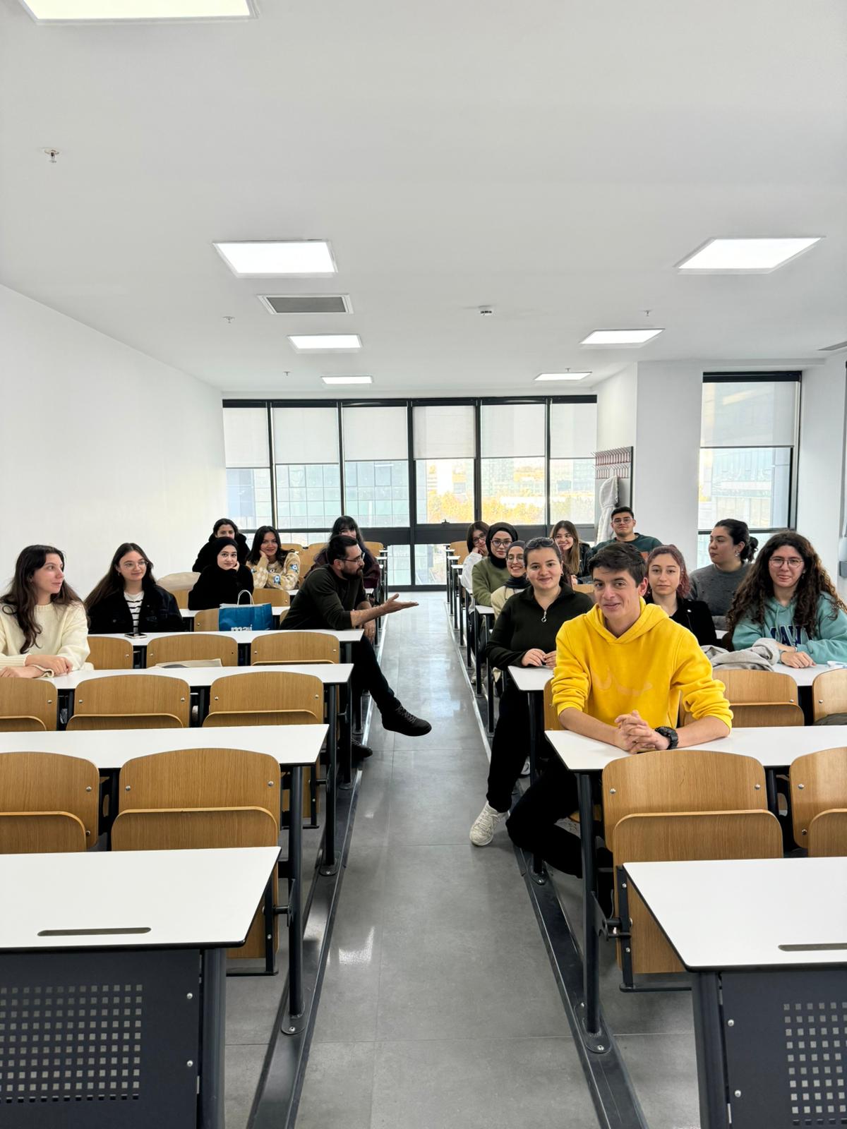 LHÜ Genç Ofis ve DİLMER İşbirliği ile İngilizce Konuşma Eğitimi Düzenlendi