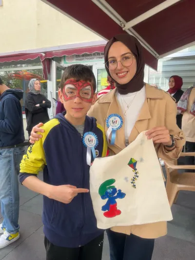 Lokman Hekim Üniversitesi Sosyal Farkındalık ve Yardımlaşma Topluluğu, Engelliler Haftası Kapsamında 75. Yıl Özel Eğitim Merkezi Dışkapı Şubesi’ne Anlamlı Bir Ziyaret Düzenledi