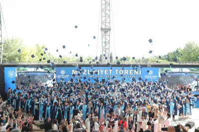 Lokman Hekim Üniversitesi 2025 Mezuniyet Töreni Unutulmaz Anlara Sahne Oldu