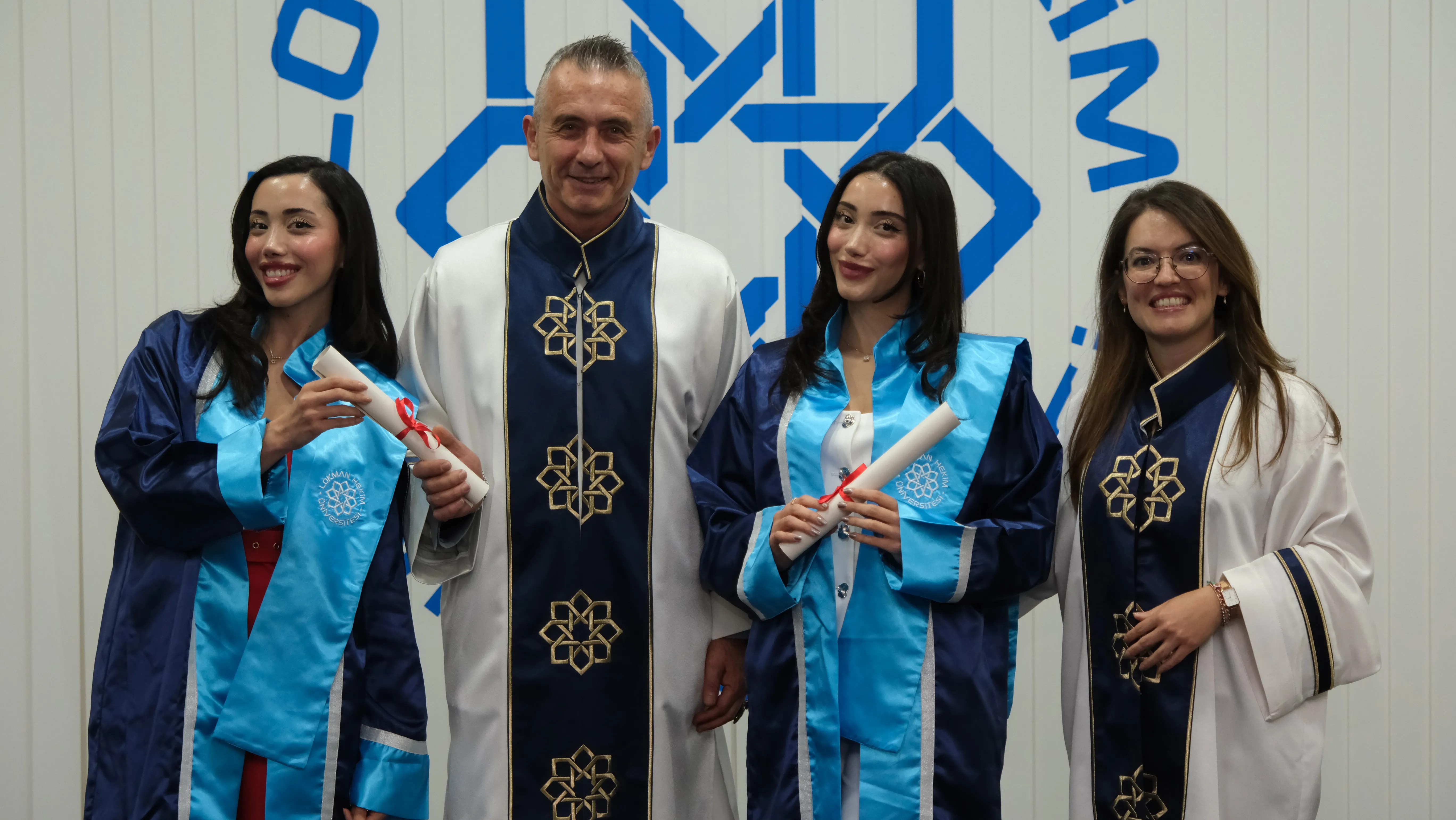 Lokman Hekim Üniversitesi, Sağlık Bilimleri Enstitüsü’nde Mezuniyet Coşkusu