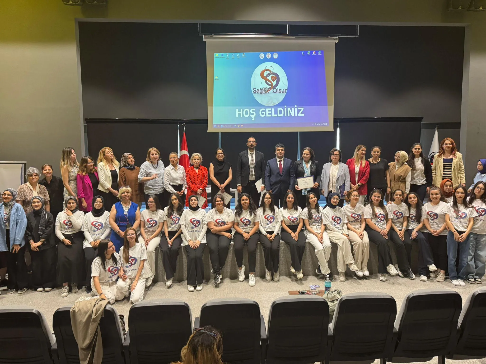 Prof. Dr. Müge Tecder Nefise Andiçen Anadolu Lisesi'nde Sağlık Olsun Bilgi Şöleni'ne Katıldı