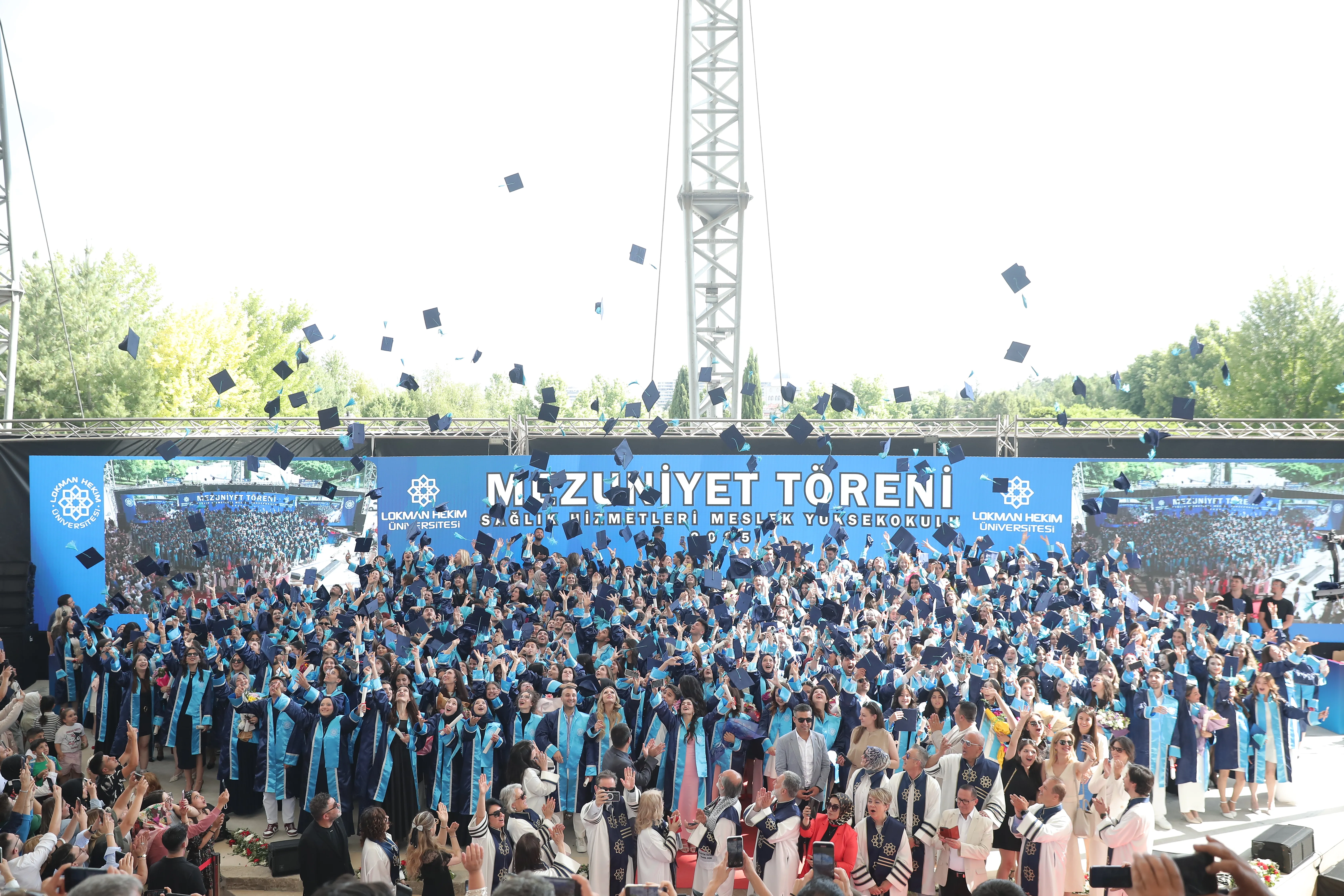 Lokman Hekim Üniversitesi 2025 Mezuniyet Töreni Unutulmaz Anlara Sahne Oldu