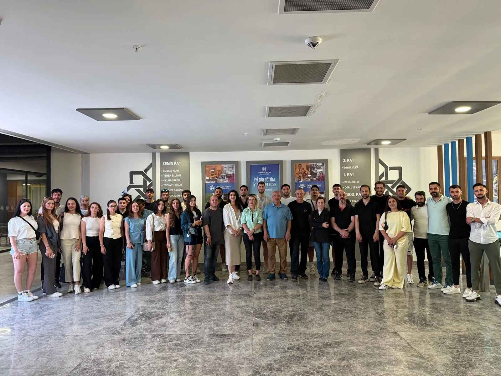 Spor Bilimleri Fakültesi 4. Sınıf Öğrencilerimiz Poster Sergisi Gerçekleştirdi